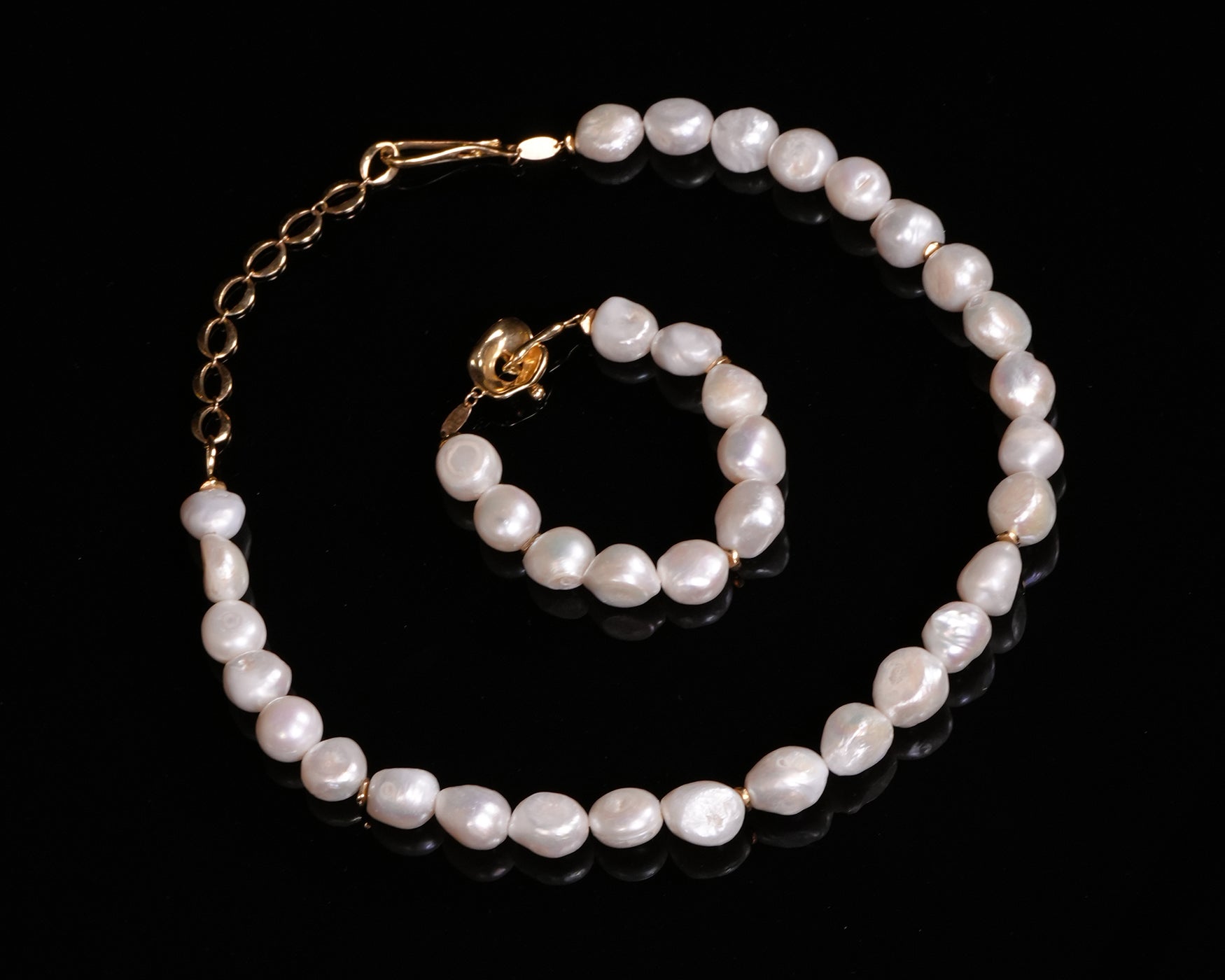 Aurora Bianca Pearl Necklace